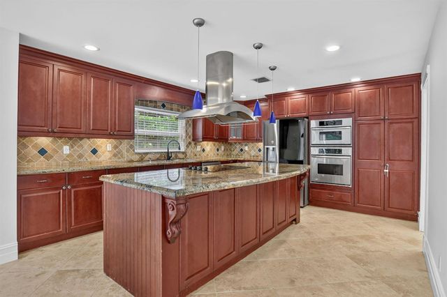 23338 La Vida Way, Boca Raton, FL 33433