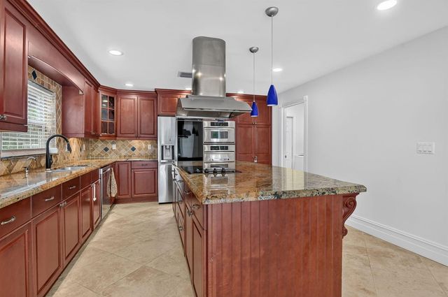 23338 La Vida Way, Boca Raton, FL 33433