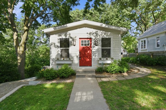 720 HAZEL Street, Council Bluffs, IA 51503