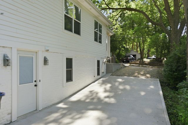 720 HAZEL Street, Council Bluffs, IA 51503