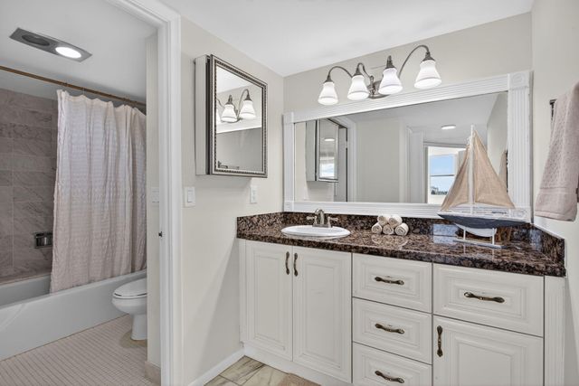 1147 Hillsboro Mile 908, Hillsboro Beach, FL 33062