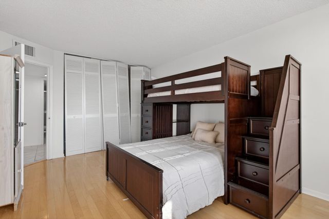 1147 Hillsboro Mile 908, Hillsboro Beach, FL 33062