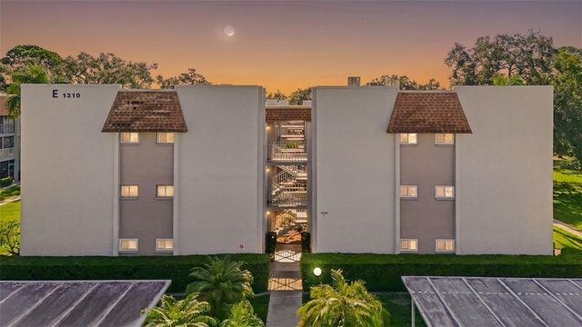 1310 GLEN OAKS DRIVE E 383E, Sarasota, FL 34232