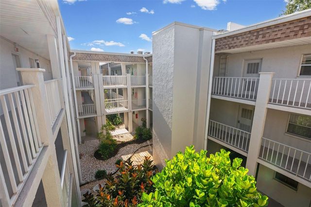1310 GLEN OAKS DRIVE E 383E, Sarasota, FL 34232