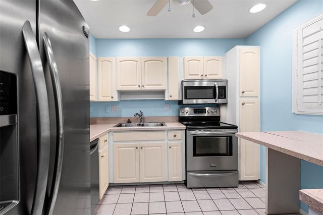 1310 GLEN OAKS DRIVE E 383E, Sarasota, FL 34232