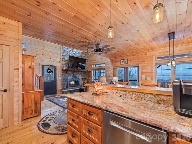 693 High Splendor Road, Robbinsville, NC 28771