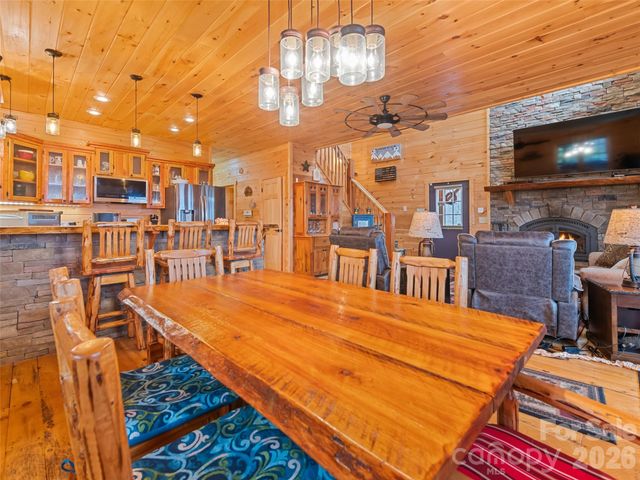 693 High Splendor Road, Robbinsville, NC 28771
