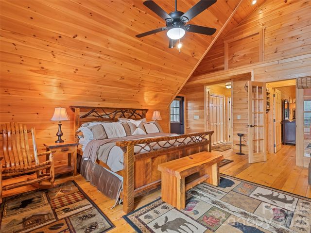 693 High Splendor Road, Robbinsville, NC 28771