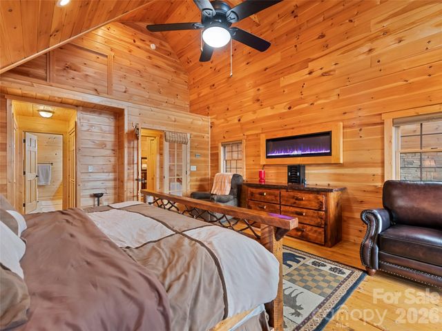 693 High Splendor Road, Robbinsville, NC 28771