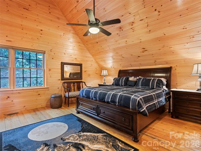 693 High Splendor Road, Robbinsville, NC 28771