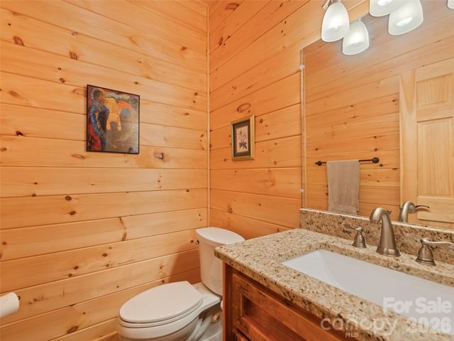 693 High Splendor Road, Robbinsville, NC 28771