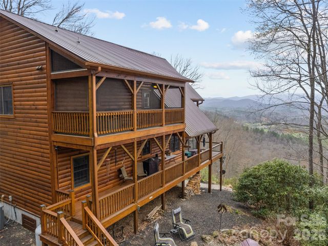 693 High Splendor Road, Robbinsville, NC 28771