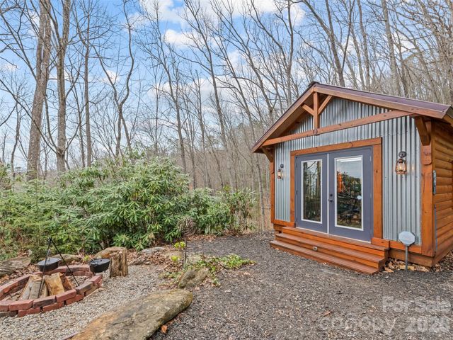 693 High Splendor Road, Robbinsville, NC 28771