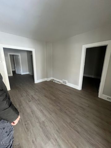 12800 Signet Avenue, Cleveland, OH 44120