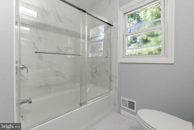 14 BONG TER, Mount Holly, NJ 08060