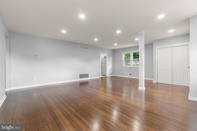 14 BONG TER, Mount Holly, NJ 08060