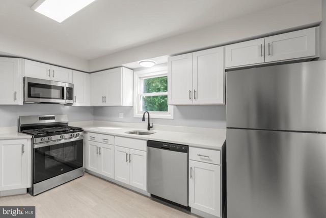 14 BONG TER, Mount Holly, NJ 08060