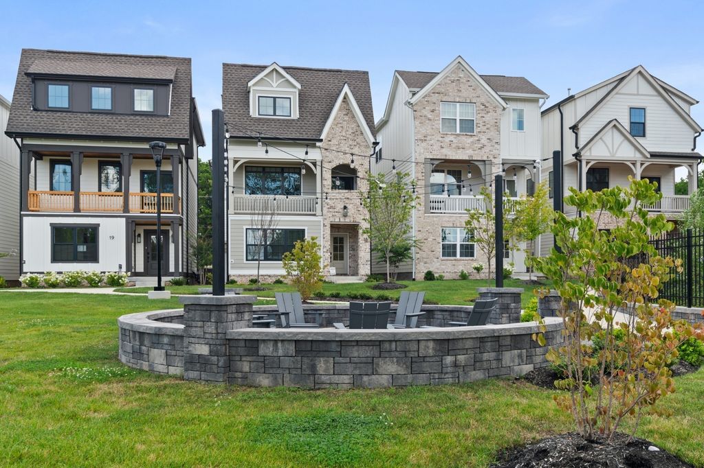 504 Edwin St Unit 18, Nashville, TN 37207