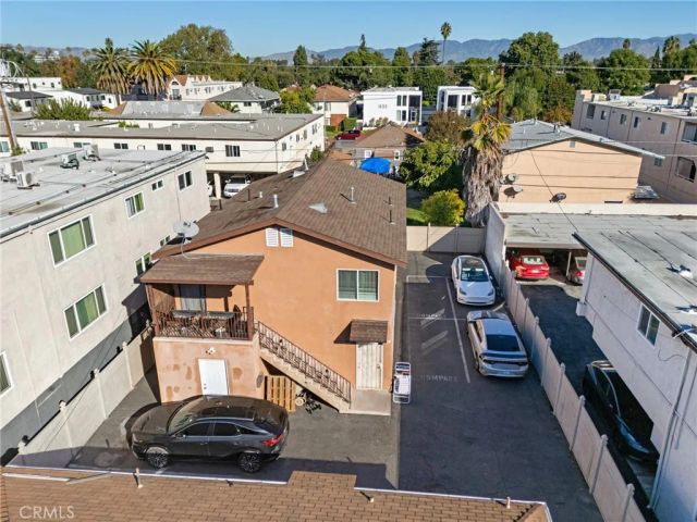 14143 Victory Boulevard, Van Nuys, CA 91401