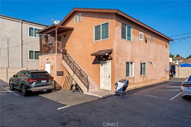 14143 Victory Boulevard, Van Nuys, CA 91401