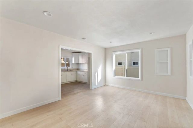 14143 Victory Boulevard, Van Nuys, CA 91401