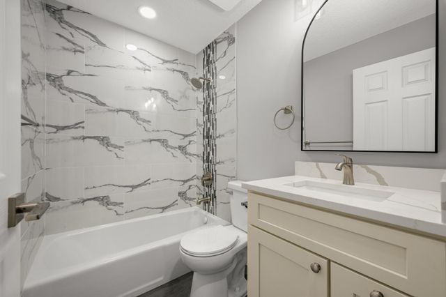 11004 Oak Knoll Terrace N, Minnetonka, MN 55305