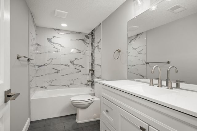 11004 Oak Knoll Terrace N, Minnetonka, MN 55305