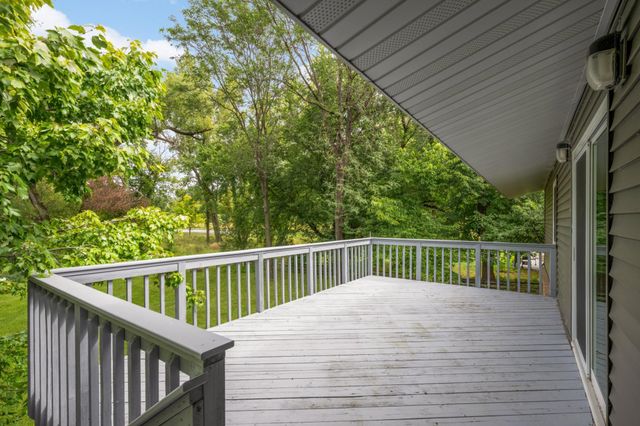 11004 Oak Knoll Terrace N, Minnetonka, MN 55305