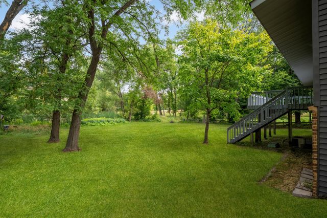 11004 Oak Knoll Terrace N, Minnetonka, MN 55305