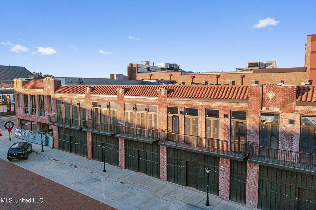 824 Howard Avenue, 212, Biloxi, MS 39530