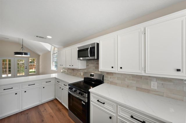6979 Breezy Point, Willis, TX 77318