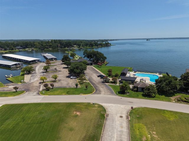 6979 Breezy Point, Willis, TX 77318