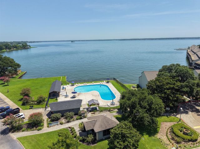 6979 Breezy Point, Willis, TX 77318