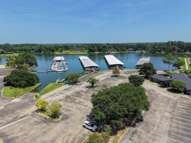 6979 Breezy Point, Willis, TX 77318