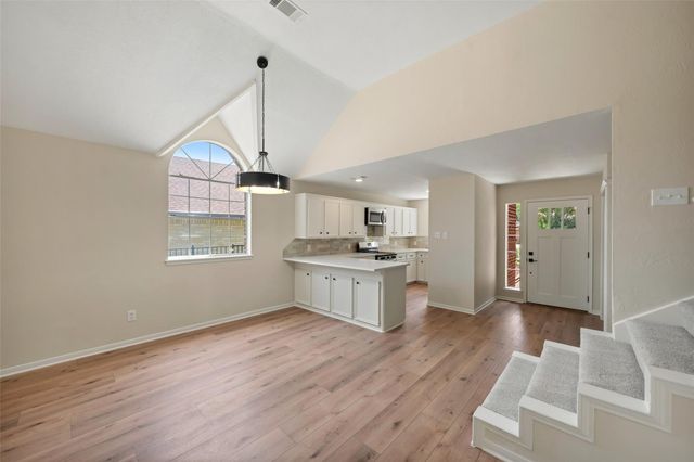 6979 Breezy Point, Willis, TX 77318