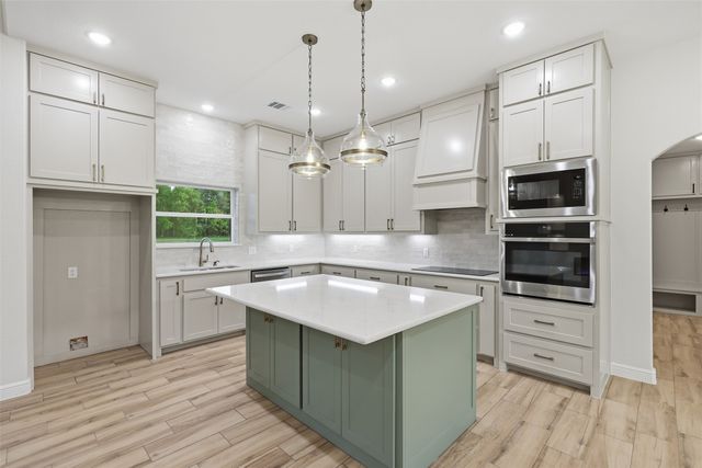 1021 Preserve Street, Weatherford, TX 76085