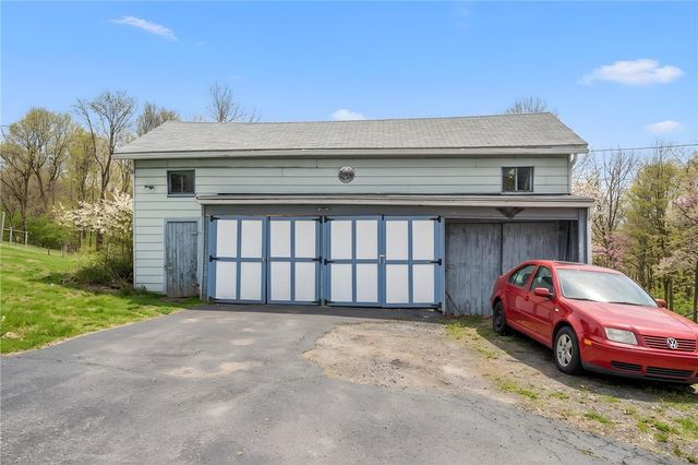144 Double Hill Rd, Mt Pleasant Twp, PA 15666