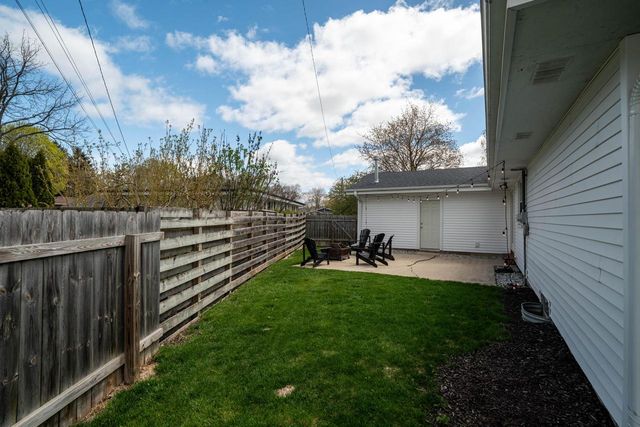 973 13th AVENUE, Grafton, WI 53024