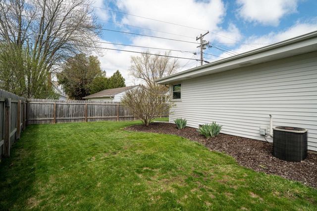 973 13th AVENUE, Grafton, WI 53024
