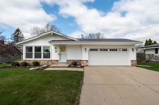 973 13th AVENUE, Grafton, WI 53024
