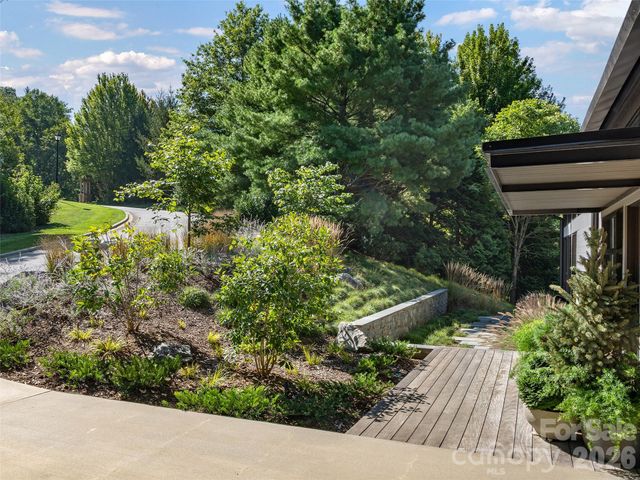 6 Waterside Drive, Asheville, NC 28804