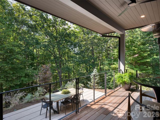 6 Waterside Drive, Asheville, NC 28804