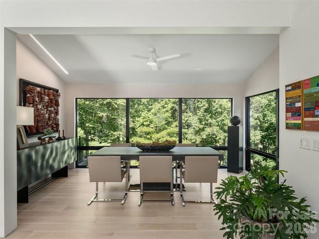 6 Waterside Drive, Asheville, NC 28804