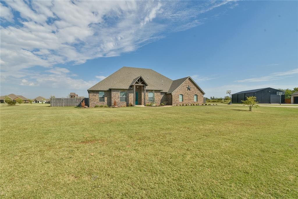 14209 SW 50th Court, Yukon, OK 73099