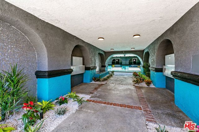 6640 Woodley Avenue 215, Van Nuys (los Angeles), CA 91406