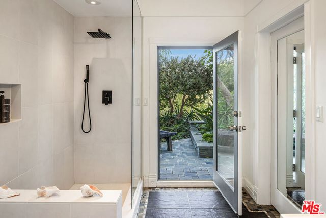 7770 Firenze Avenue, Los Angeles, CA 90046