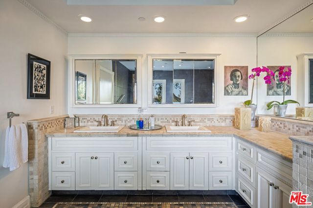7770 Firenze Avenue, Los Angeles, CA 90046