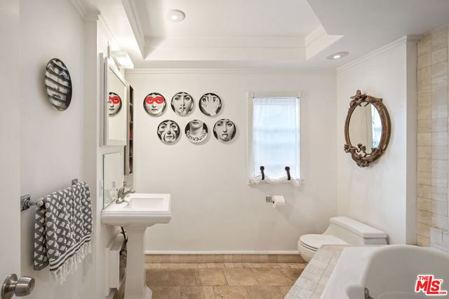 7770 Firenze Avenue, Los Angeles, CA 90046