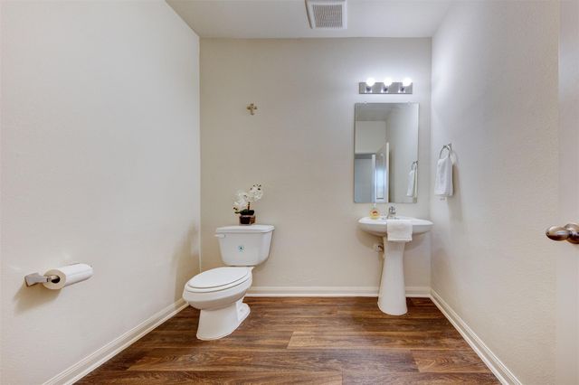 511 Oporto Path, Crosby, TX 77532