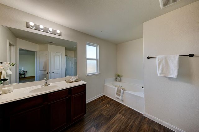 511 Oporto Path, Crosby, TX 77532